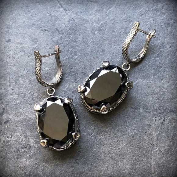 Very rare Brigida earrings obsidian